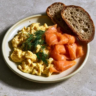 Rührei mit Lachs